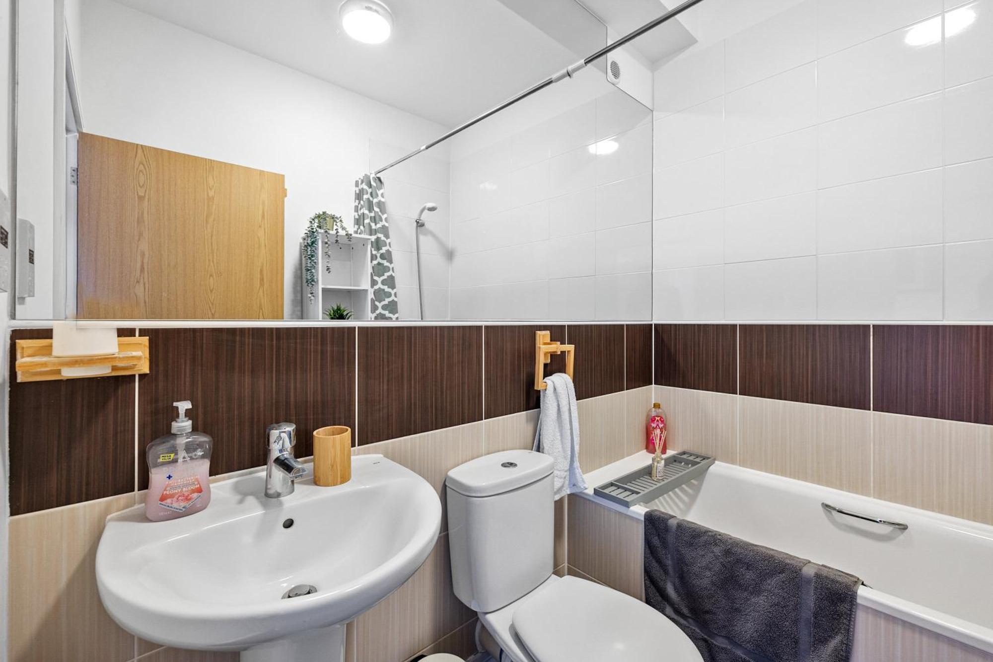 Spacious House By Quay - Sleeps 7 - Free Parking 普里茅斯 外观 照片