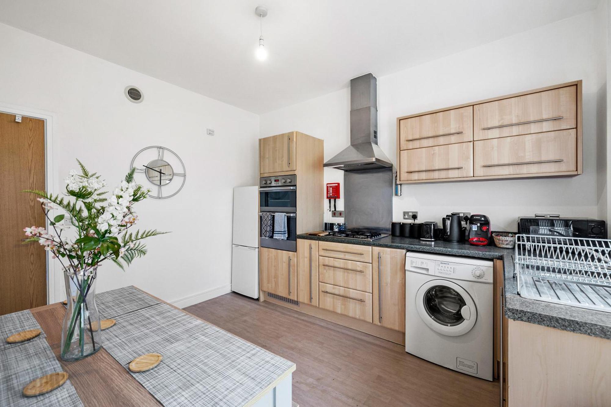 Spacious House By Quay - Sleeps 7 - Free Parking 普里茅斯 外观 照片